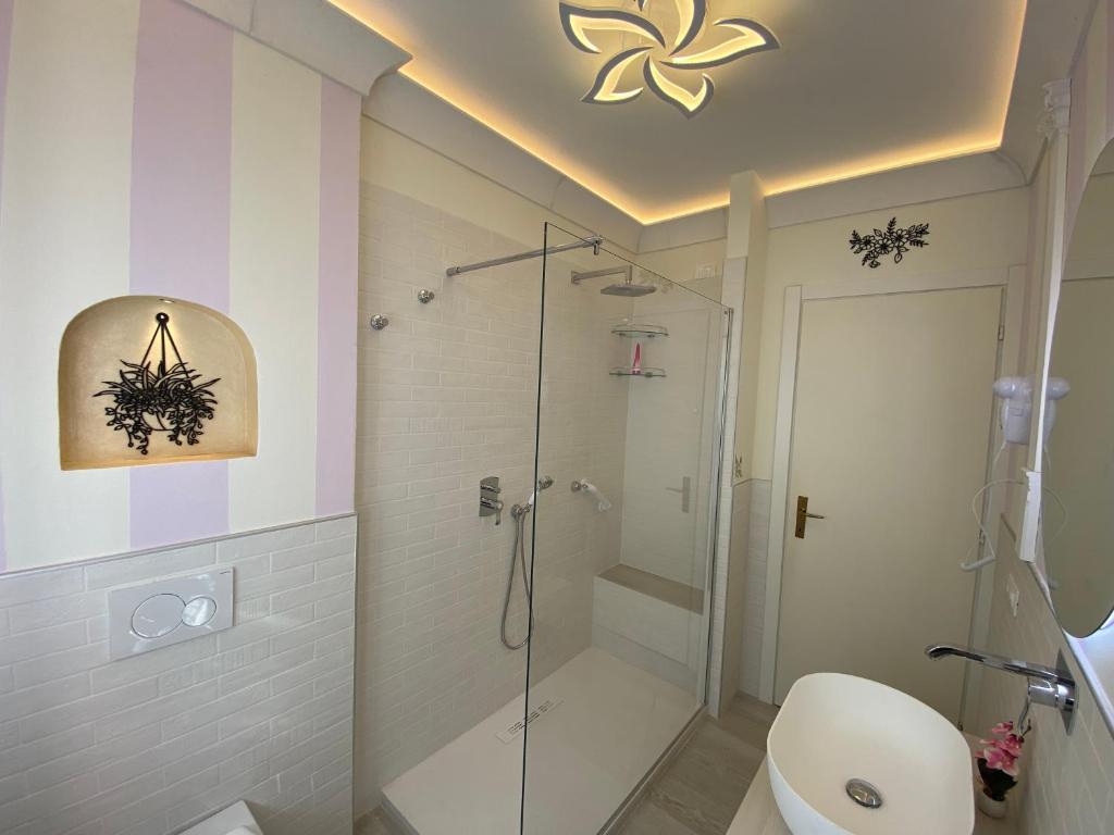 Apartment with 2 bedrooms and terrace image 1