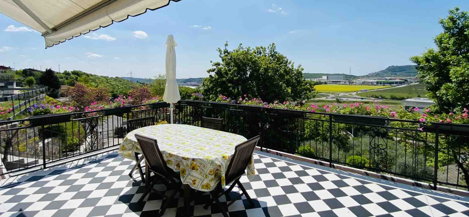 Apartment with 2 bedrooms and terrace image 9